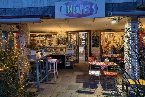 Curios Bistro & Cafe