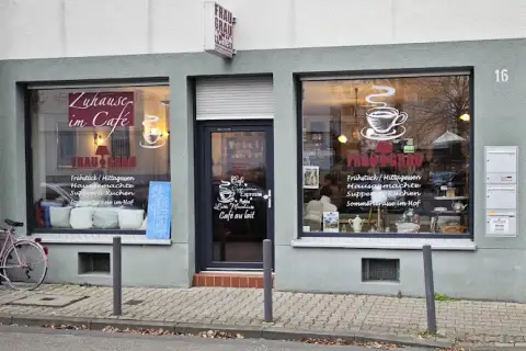 Frau Grau